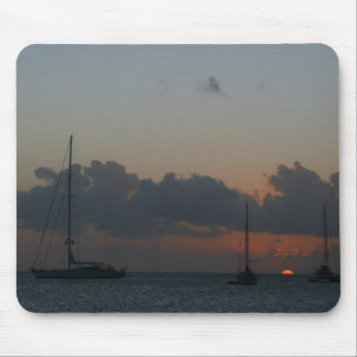 Alfombrilla De Ratón Barcos de vela en el atardecer marino tropical