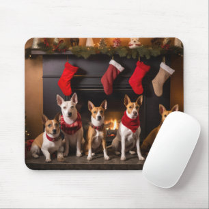 Alfombrilla De Ratón Basenji junto a la chimenea Navidad
