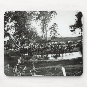 Alfombrilla De Ratón Batería federal que vadea un tributario en batall