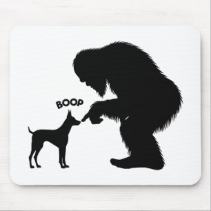 Alfombrilla De Ratón Bigfoot Sasquatch Doberman Pinscher Nose Boop