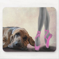 Bloodhound Y Bailarín De Ballet