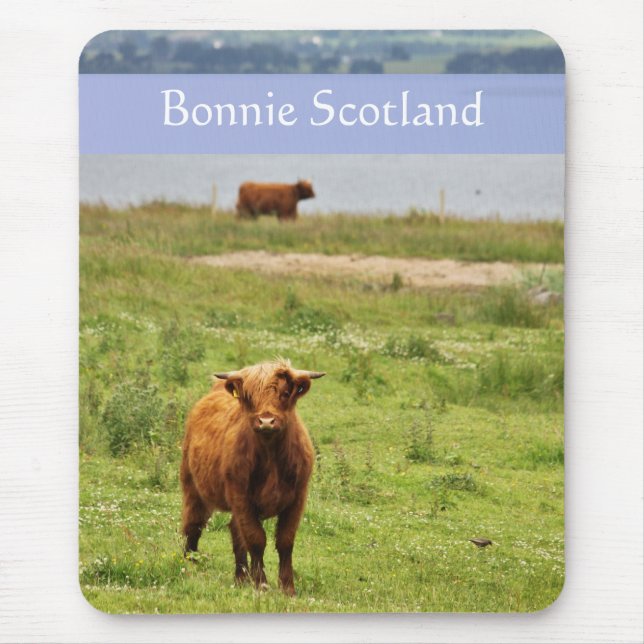 Alfombrilla De Ratón 'Bonnie Scotland' con foto de una joven vaca en Hi (Frente)