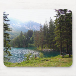 Alfombrilla De Ratón Bosque y lago alpinos escénicos