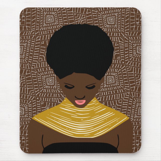 Alfombrilla De Ratón brown Black Woman Looking Down | Tribal Necklace (Frente)