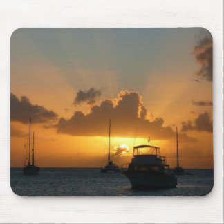 Alfombrilla De Ratón Buques y el atardecer en la costa tropical