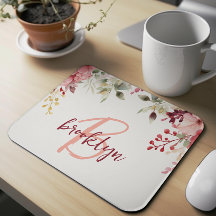 Burgundy Floral Monograma en rosa sonrosado con le
