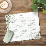 Alfombrilla De Ratón Calendario Botánico Elegante Moderno De Eucaliptos<br><div class="desc">Modern Elegant Eucalyptus Greenery Calendar Mouse Pad 2025 con un sencillo y minimalista calendario de un año a la vista. 🌟 Esto es sólo para 2025. Póngase en contacto con nosotros en cedarandstring@gmail.com si necesita ayuda con el diseño o productos de coincidencia.</div>