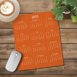 Alfombrilla De Ratón Calendario Minimalista de Naranjas quemados 2025<br><div class="desc">🌟 Esto es para 2025 🌟 2025 Modern Simple Burnt Naranja y White Calendar Mouse Pad con un calendario sencillo y minimalista de un año a la vista. Los colores son todos personalizables. Póngase en contacto con nosotros en cedarandstring@gmail.com si necesita ayuda con el diseño o productos de coincidencia.</div>