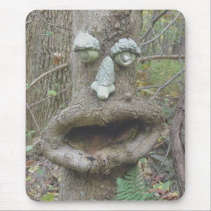 Alfombrilla De Ratón Cara en el árbol de bosques