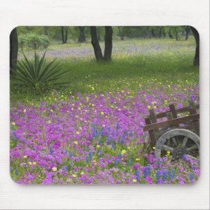 Alfombrilla De Ratón Carro de madera en campo de Phlox, Blue Bonnets