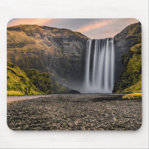 Alfombrilla De Ratón Cascada de Skogafoss en la salida del sol de la