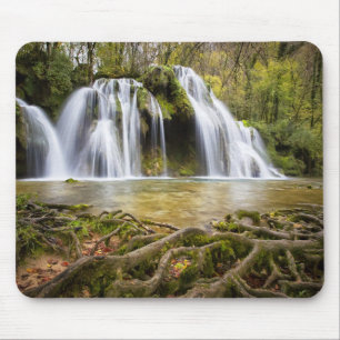 Alfombrilla De Ratón cascada en el bosque
