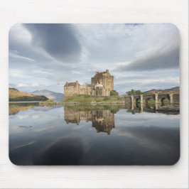 Alfombrilla De Ratón Castillo de Eilean Donan con la reflexión en