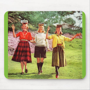 Alfombrilla De Ratón chicas adolescentes de 1960 con libros en la cabez