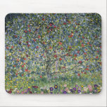 Alfombrilla De Ratón Cojín de ratón del manzano de Gustavo Klimt<br><div class="desc">Cojín de ratón del manzano de Gustavo Klimt. Aceite que duele en lona a partir de 1912. Un paisaje hermoso a partir del período posterior del Klimt. Un gran regalo para las fans de la pintura de paisaje,  de los manzanos,  del nouveau y de Gustavo Klimt del arte.</div>
