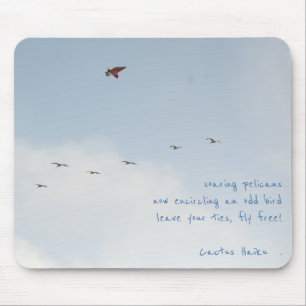 Alfombrilla De Ratón Cometa libre de la mosca con los pelícanos
