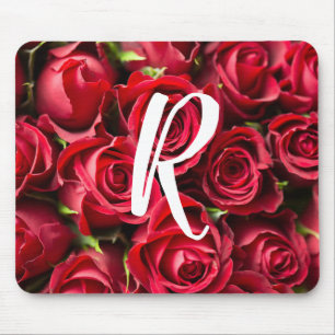Alfombrilla de ratón con rosas rojas monogramadas