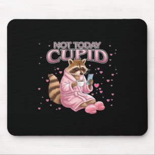 Alfombrilla De Ratón Concepto de mapache anti-San Valentín No hoy Cupid