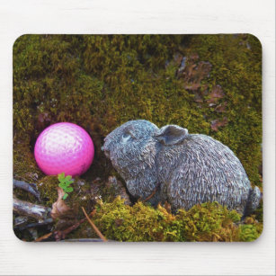 Alfombrilla De Ratón Conejo gris con bola de golf rosa
