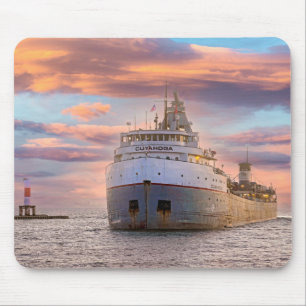 Alfombrilla De Ratón Cuyahoga Freighter At Sunset