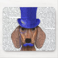Dachshund con sombrero azul superior y bigote azul