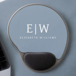 Alfombrilla De Ratón De Gel Elegante Monograma moderno Minimalista azul turbio<br><div class="desc">Presentamos nuestra Dusty Blue Minimalista Monogram Elegant Collection: Eleva tu estilo con sofisticación y encanto intemporal. Nuestra colección presenta diseños minimalistas en un suave y polvoriento matiz azul, realzados con elegantes monogramas adaptados a su gusto personal. Desde la papelería refinada hasta los accesorios versátiles, cada pieza de nuestra colección está...</div>