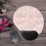 Alfombrilla De Ratón De Gel Elegante rosa de oro vintage toile de jouy<br><div class="desc">Elegante toile de oro rosa vintage de jouy monograma ratón Pad. Las impresiones en toile son una rabia constante en este momento, un elegante y ornamentado patrón vintage de jouy con una hermosa escena romántica de la campiña francesa. Este estilo de patrón se está convirtiendo en tendencia para decoración en...</div>