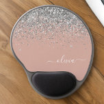 Alfombrilla De Ratón De Gel Monograma del Purpurina plateado rosa de la rosa r<br><div class="desc">Oro Rosa - Nombre del Monograma del Purpurina de espuma rosado y plateado Rubor y Mousepad inicial (almohadilla del ratón). Esto hace que el dulce perfecto cumpleaños 16, boda, ducha de novia, aniversario, ducha de bebé o fiesta de soltera sea regalo para alguien que ama el lujo glam y los...</div>