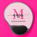 Alfombrilla De Ratón De Gel Nombre del Monograma de Giro de Guión Moderno Cali<br><div class="desc">Añade un toque de color a tu espacio de trabajo con nuestro teclado de ratón con un monólogo de guiones modernos y calientes. Con un vibrante diseño rosa caliente y personalizado con su nombre en un guión moderno de moda, este teclado del ratón combina el estilo con la practicidad. La...</div>
