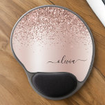 Alfombrilla De Ratón De Gel Oro Rosa - Nombre Metalizado del monograma del Pur<br><div class="desc">Oro Rosa - Purpurina de espuma metálica de Relieve metalizado de imitación rosada de Rubor Cepillado Nombre Metalizado del Monograma y Mousepad inicial (almohadilla del ratón). Esto hace que el dulce perfecto cumpleaños 16, boda, ducha de novia, aniversario, ducha de bebé o fiesta de soltera sea regalo para alguien que...</div>
