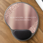 Alfombrilla De Ratón De Gel Rosa Purpurina de oro | Purpurina de espuma rosa d<br><div class="desc">Rubor Pink - Rosa Purpurina de oro Faux Sparkle Purpurina Metálico Relieve metalizado Minimalista Mousepad (Mouse Pad) con tipografía con letras blancas para el monograma. El diseño Rosa Gold Girly Business puede ser personalizado con su nombre. Póngase en contacto con el diseñador para obtener elementos coincidentes personalizados.</div>