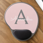Alfombrilla De Ratón De Gel Rubor Gris Rosa Girly Script Monograma moderno<br><div class="desc">Monograma rosa y gris de Rubor Añada su propio nombre Mousepad (almohadilla del ratón). Esto hace que el dulce perfecto cumpleaños 16,  boda,  ducha de novia,  aniversario,  ducha de bebé o fiesta de soltera sea regalo para alguien que ama el lujo glam y los estilos de moda.</div>