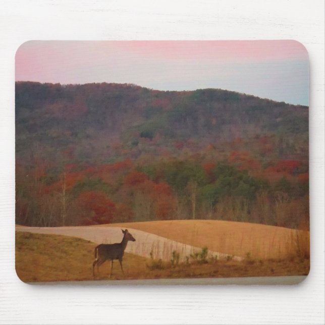 Alfombrilla De Ratón Deer en el campo de golf de atardecer (Frente)
