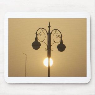 Alfombrilla De Ratón Diseño de arte luminoso de Sunset Street en Victor