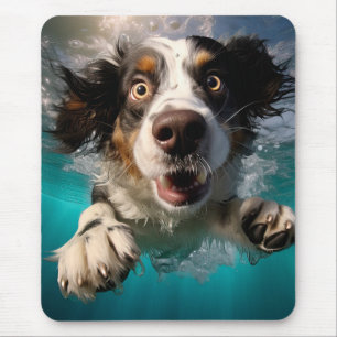 Alfombrilla De Ratón Diseño de perro emocionado nadando bajo el agua