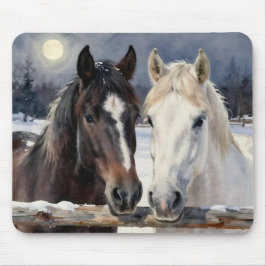 Alfombrilla De Ratón Dos caballos en una granja nevada bajo la luna
