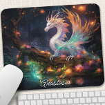 Alfombrilla De Ratón Dragón forestal encantado personalizado<br><div class="desc">Transforme su espacio de trabajo en un reino mágico con esta encantadora almohadilla de ratón con un majestuoso dragón escondido en un bosque etéreo. Los colores vivos y los detalles intrincados dan vida a la escena, inspirando creatividad y asombro. La superficie lisa garantiza movimientos precisos del ratón, mientras que el...</div>