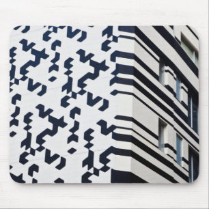 Alfombrilla De Ratón Edificio blanco y negro moderno en Hong Kong 2