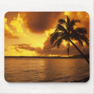Alfombrilla De Ratón EE. UU., Hawái, Kauai, Amanecer colorido en un
