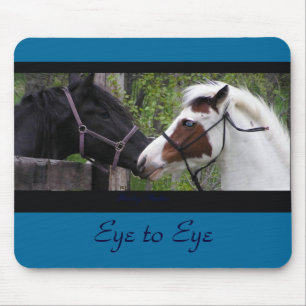 Alfombrilla De Ratón El caballo observa Mousepad