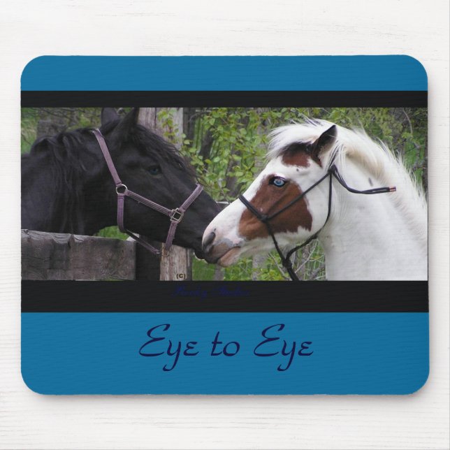 Alfombrilla De Ratón El caballo observa Mousepad (Frente)