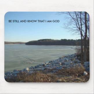 Alfombrilla De Ratón El lago helado y la orilla rocosa, todavía estén y