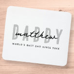 Alfombrilla De Ratón El mejor papá de la época moderna elegante, simple<br><div class="desc">Este diseño sencillo y moderno se compone de una tipografía de san serif.</div>