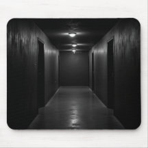 El pasillo oscuro en perspectiva