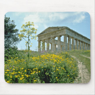 Alfombrilla De Ratón El templo griego, Segesta, Sicilia, Italia florece