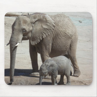 Alfombrilla De Ratón Elefante del bebé con la mamá