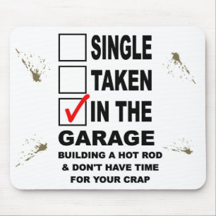 ALFOMBRILLA DE RATÓN EN EL EDIFICIO DEL GARAJE HAY UNA CARRETERA CALIEN