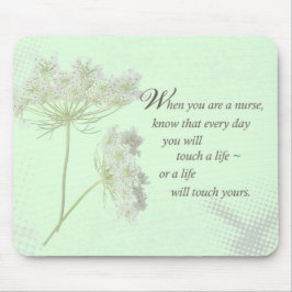 Alfombrilla De Ratón Enfermera toca una vida con flores silvestres