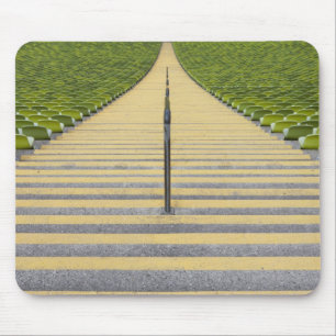 Alfombrilla De Ratón Escalera del estadio entre las filas de asientos