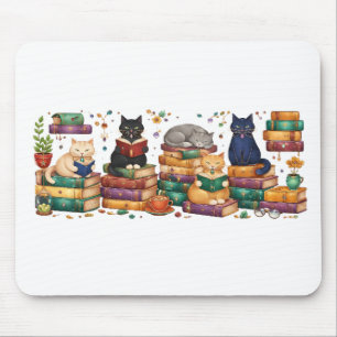 Alfombrilla De Ratón Escena de biblioteca acogedora con gatos leyendo l